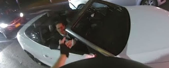 Copertina di Il ciclista pensa al futuro della terra: la lezione all’automobilista maleducato è memorabile