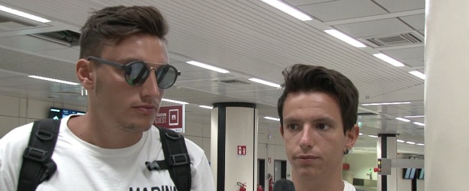 Copertina di Barcellona, i testimoni italiani: “Abbiamo visto persone volare in aria e il camion che travolgeva tutto”