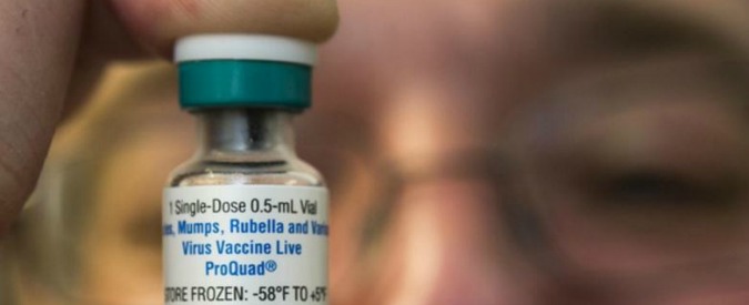 Vaccini, ostetrica con morbillo a Senigallia. Regione: “Serve norma per il personale sanitario non coperto”