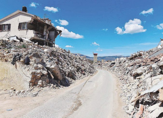 Una delle strade del centro di Amatrice - LaPresse “Io ho visto i progetti per Amatrice: sarà spazzata via di nuovo”