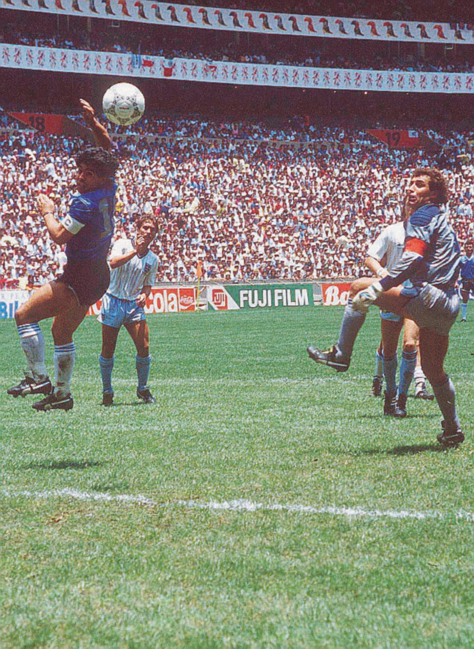Copertina di 1986, Maradona e “La mano de Dios” contro gli inglesi
