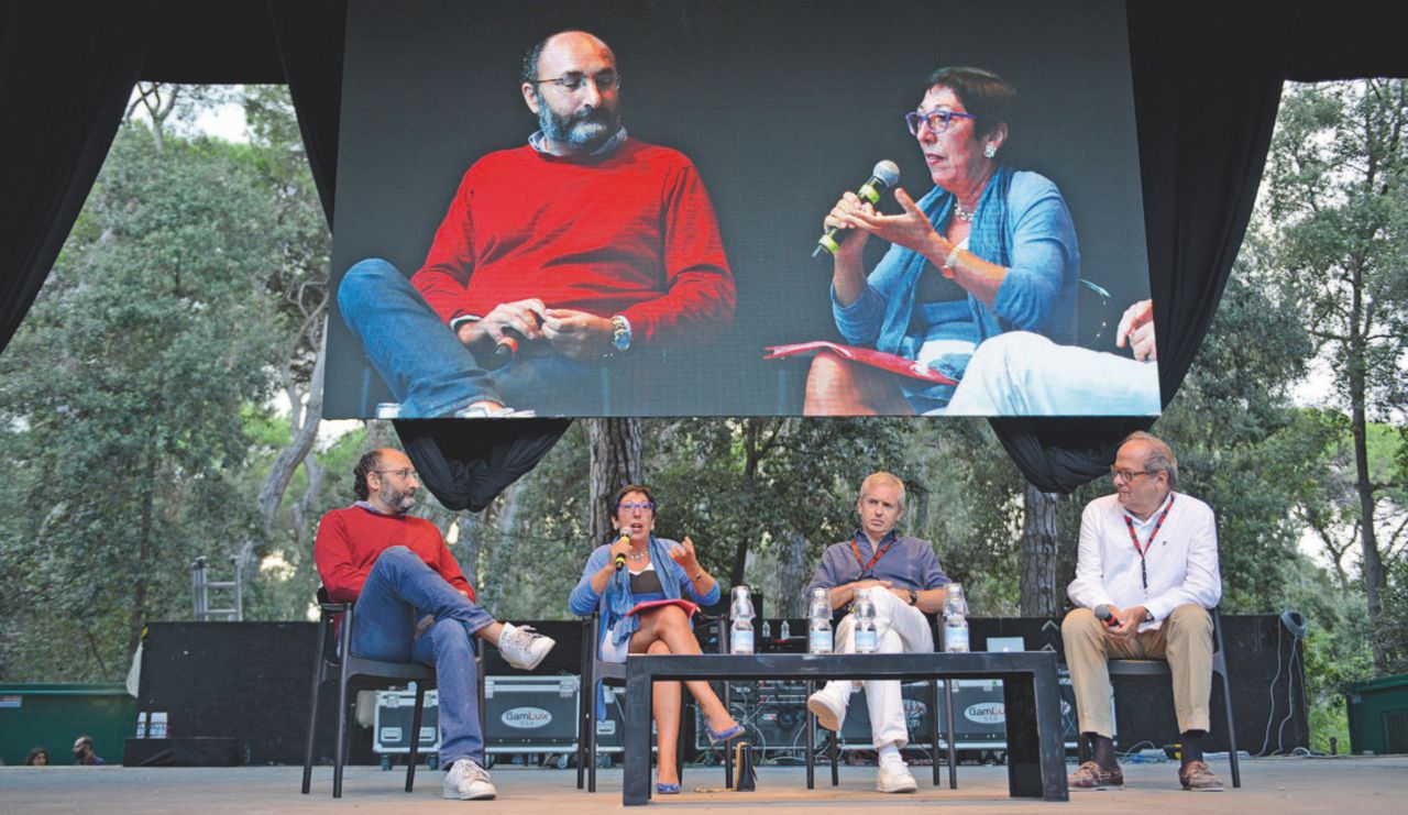 Sul palco - Lillo, Malavenda, Meletti e Boffano “Perquisiscono i giornalisti e non processano i banchieri”
