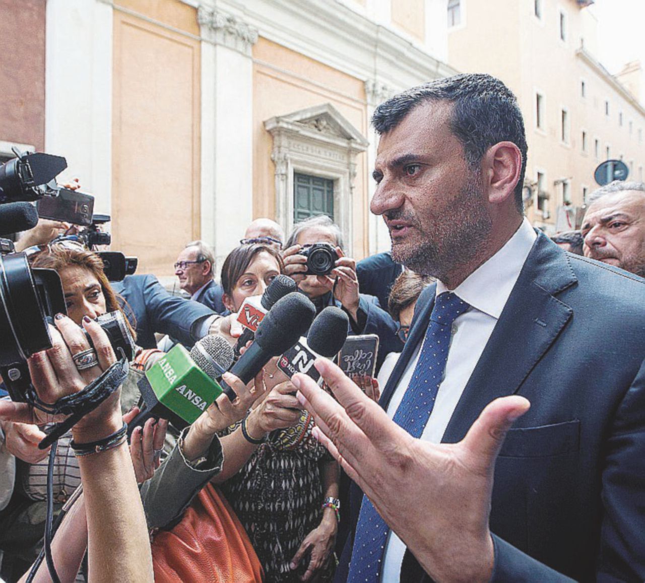 Primo cittadino - Antonio Decaro, sindaco di Bari e presidente dell’Anci - Ansa Sgomberi, l’Anci segna un punto su Minniti
