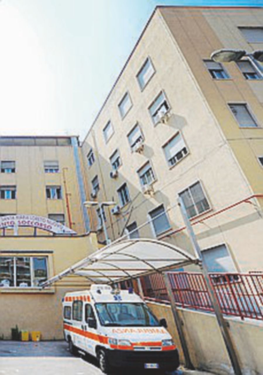 Medici e infermieri, a Napoli 87 imputati di assenteismo Medici e infermieri, a Napoli 87 imputati di assenteismo