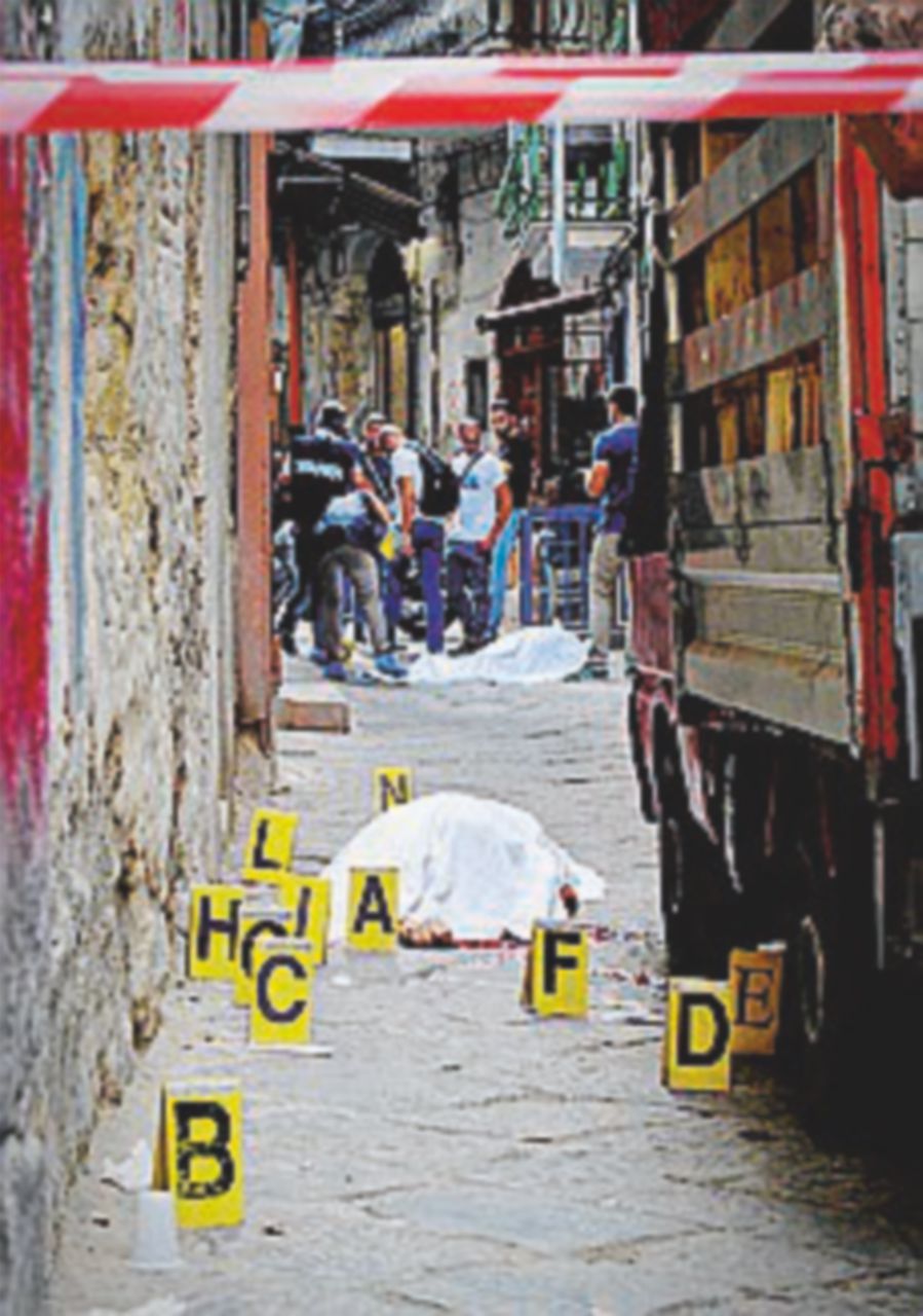 Agguato di camorra a Napoli: due morti nel clan Mazzarella Agguato di camorra a Napoli: due morti nel clan Mazzarella
