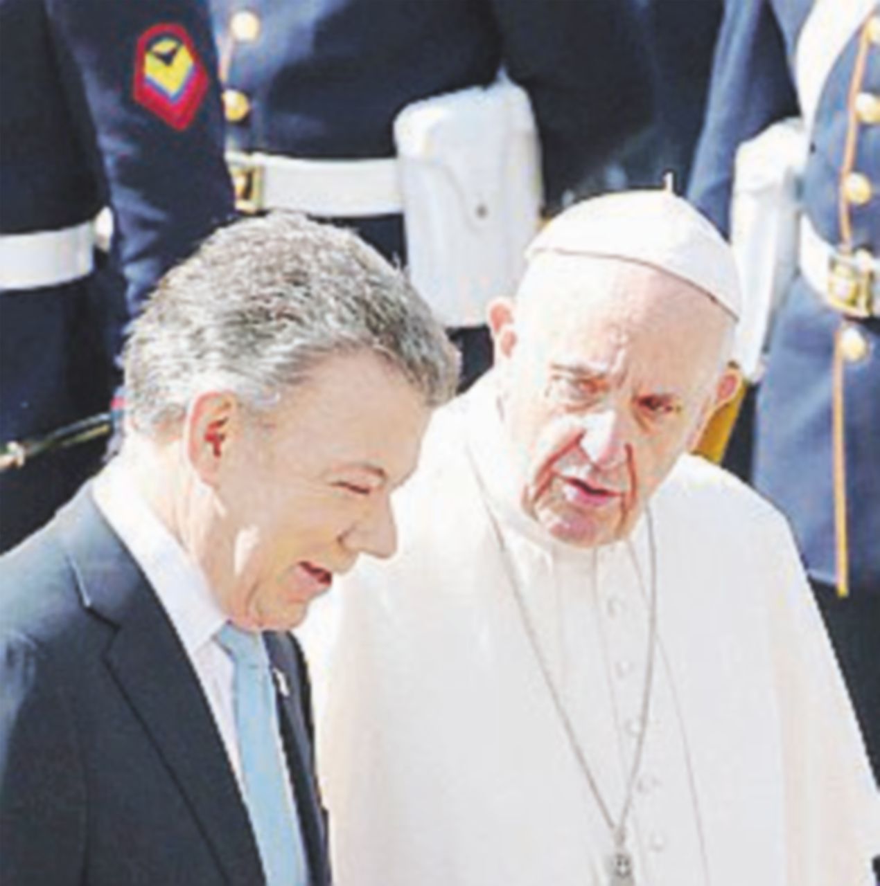 Santos al Papa: “Dopo 50 anni le armi sono divenute parole” Santos al Papa: “Dopo 50 anni le armi sono divenute parole”