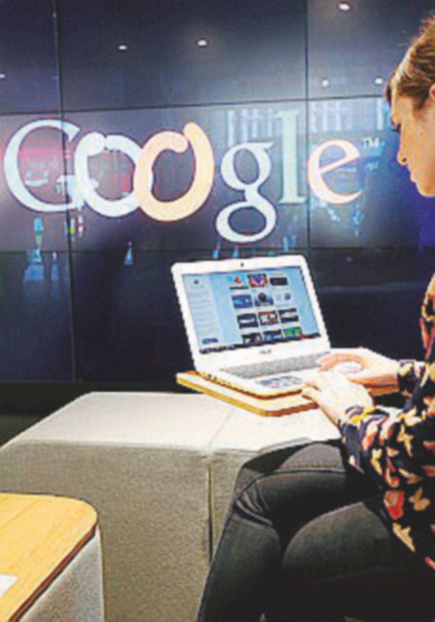 Vola la pubblicità on line ma solo su Google e Facebook Vola la pubblicità on line ma solo su Google e Facebook