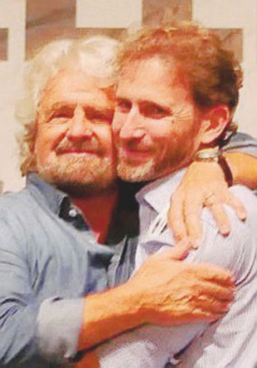 Grillo smentisce il gelo con Casaleggio: oggi parla in un video Grillo smentisce il gelo con Casaleggio: oggi parla in un video