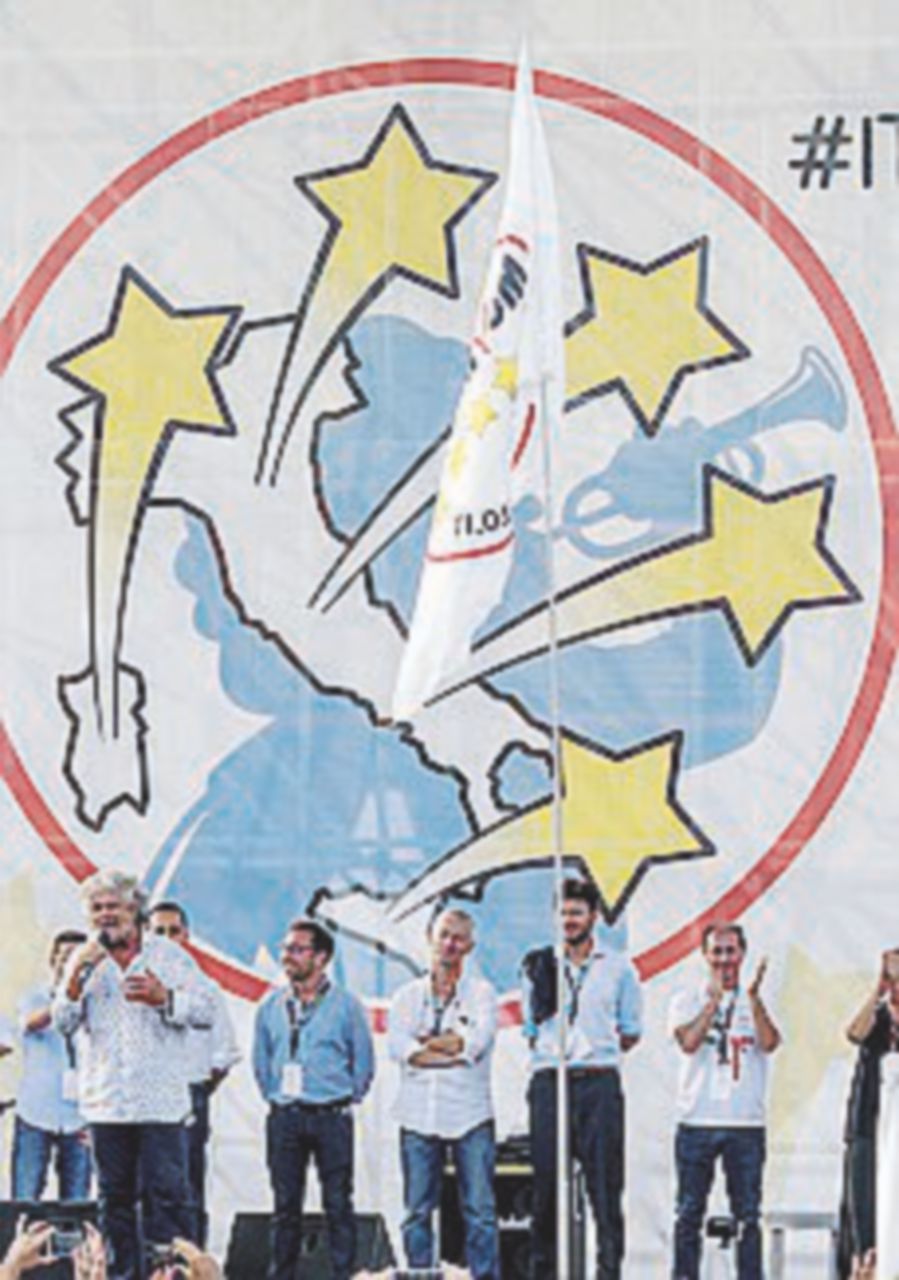 A Rimini la Festa nazionale dei 5Stelle con Grillo e portavoce A Rimini la Festa nazionale dei 5Stelle con Grillo e portavoce