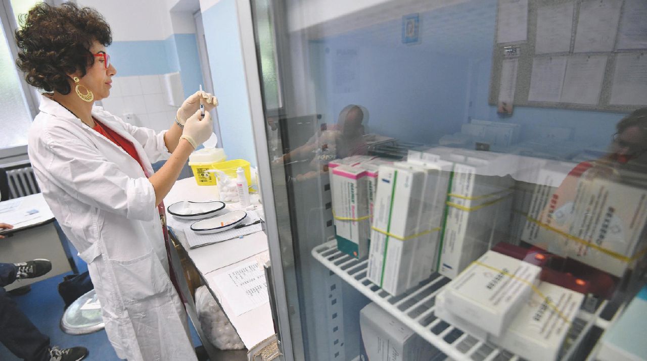 Copertina di No, Free e Pro Vax: la verità sui vaccini tra scienza e obbligo