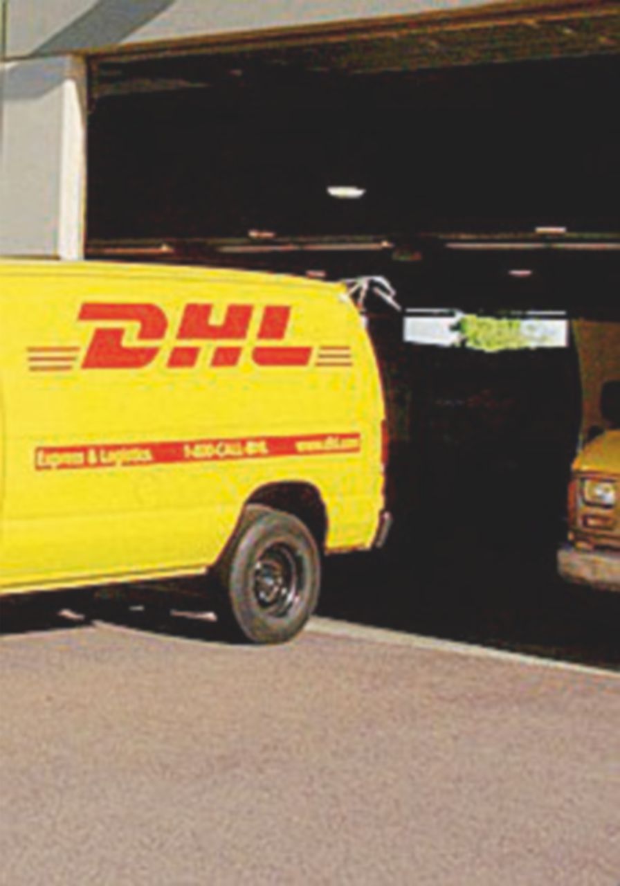 Furgoni Dhl rubati. Uno avvistato tra corso Lodi e Corvetto Furgoni Dhl rubati. Uno avvistato tra corso Lodi e Corvetto