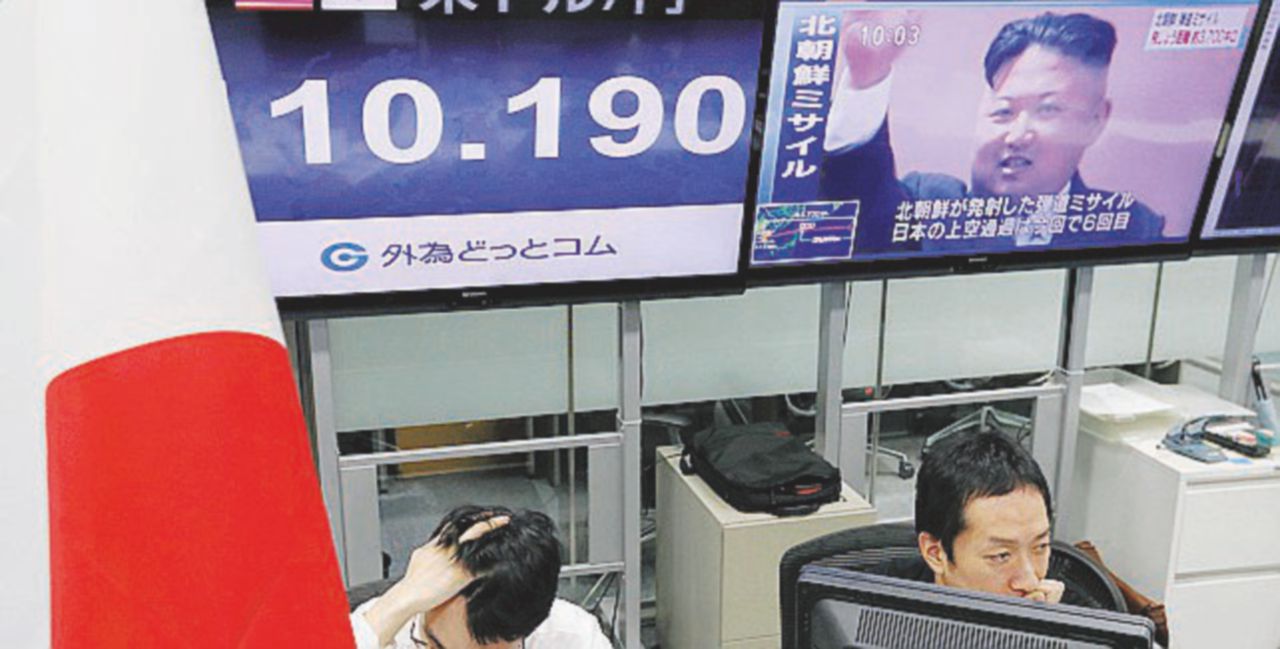 Paura a Tokio - Agenti di borsa giapponesi seguono gli annunci provenienti dalla Corea del Nord - Ansa Kim semina zizzania fra Usa, Cina e Russia