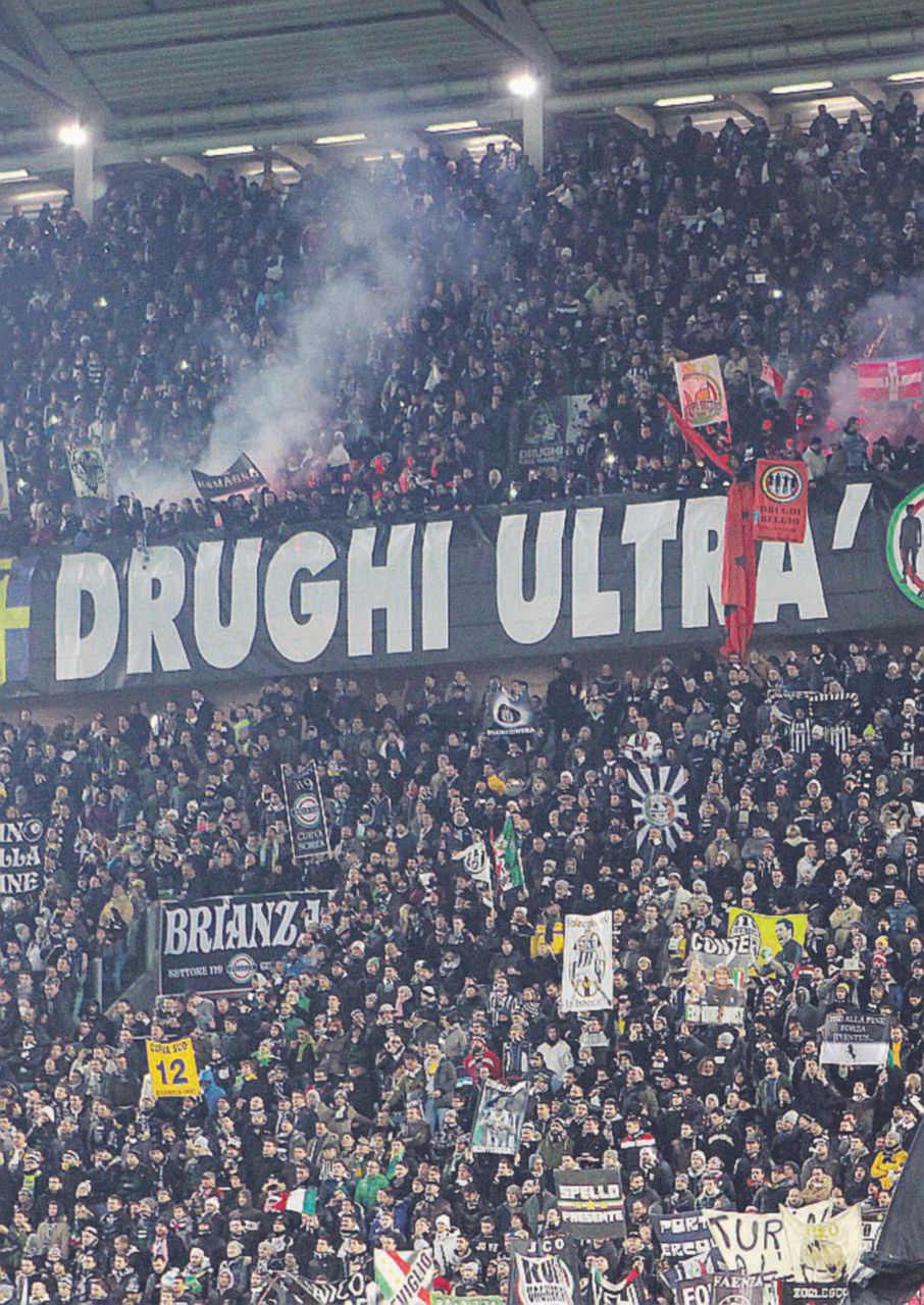 Tifoseria - Il settore più caldo della tifoseria bianconera, la Curva Sud dello stadio - Ansa Dominello: tutto Curva Sud, Andrea e Lapo