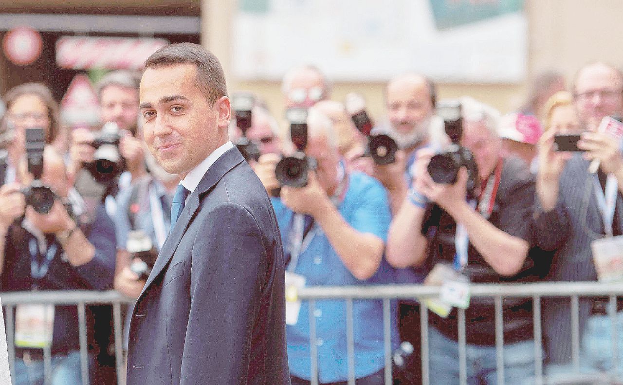 Le primarie a Cinque Stelle: la scelta è tra Luigi e Di Maio Le primarie a Cinque Stelle: la scelta è tra Luigi e Di Maio