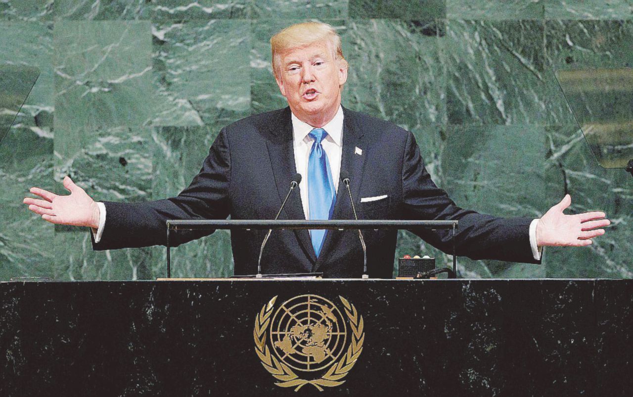 Lo show - Il presidente americano Donald Trump “Rocket man è un suicida se attacca, verrà distrutto”