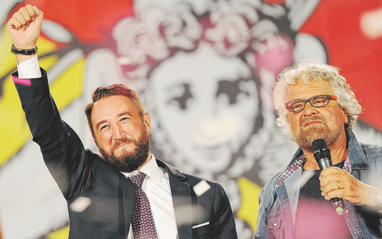 Determinati - Il candidato Giancarlo Cancelleri e Beppe Grillo - LaPresse Regionarie nulle, ma il Movimento va avanti lo stesso