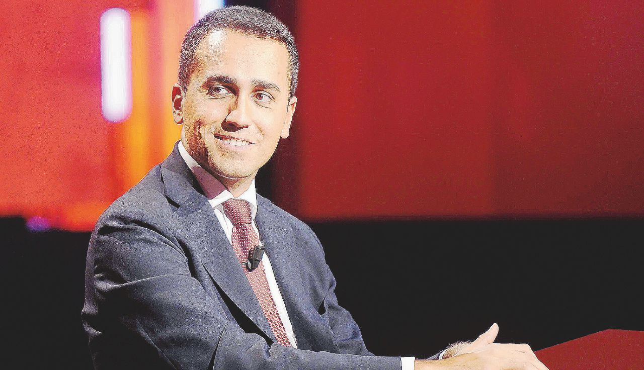 Tutti i baci di Di Maio per limonare consensi Tutti i baci di Di Maio per limonare consensi