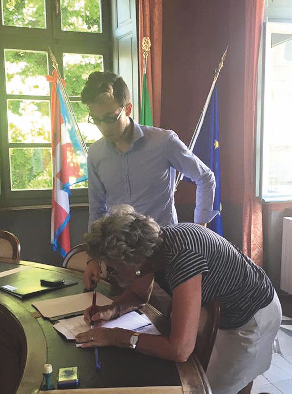 In Municipio - Mattia Robasto, 25 anni, sindaco di Virle, militante della Lega La crociata del sindaco leghista nel paese con un solo migrante