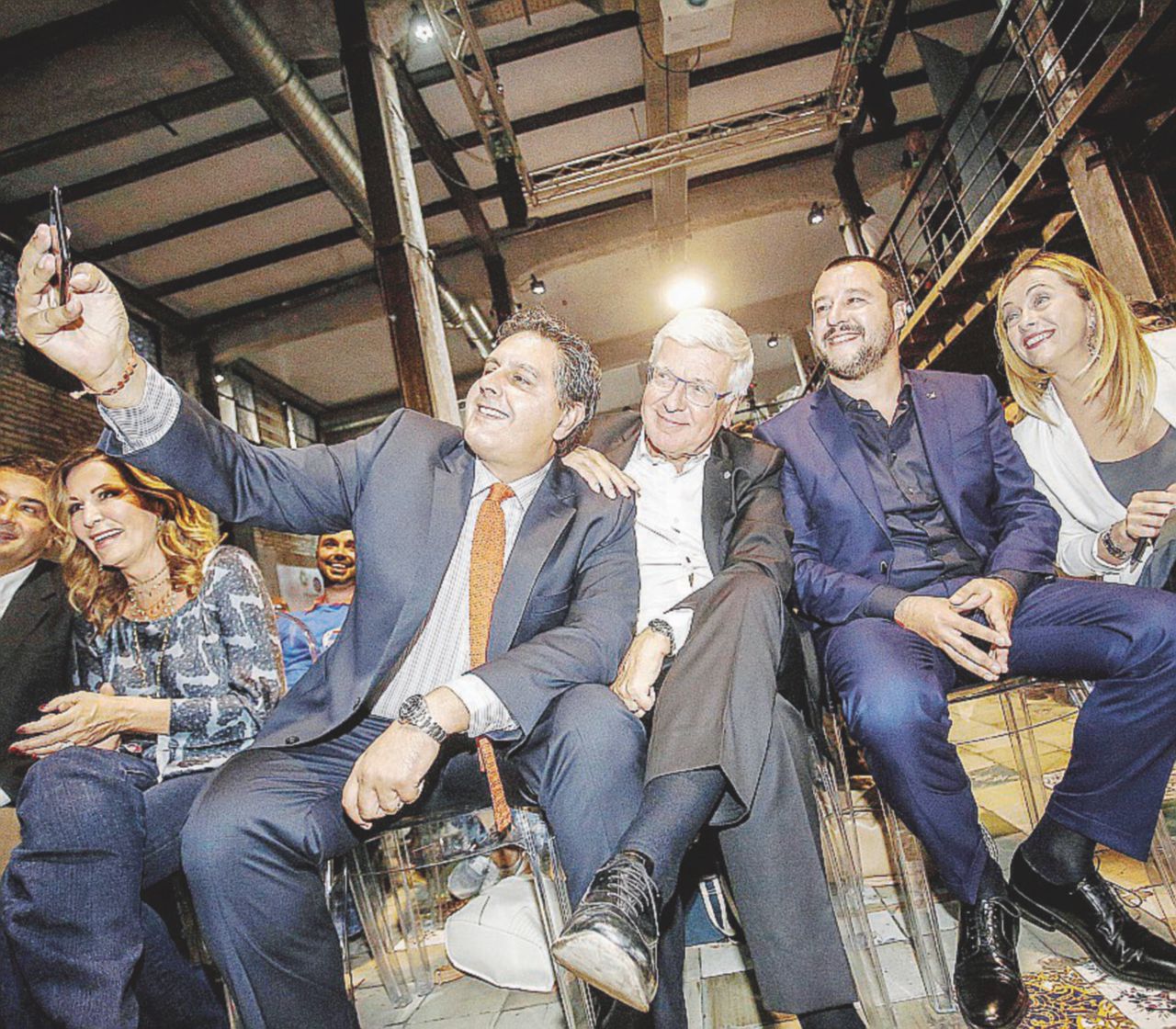 Selfie - Toti, Romani, Salvini e Giorgia Meloni - Ansa Toti, i 7 nani populisti e Mamma Giorgia incoronano Salvini