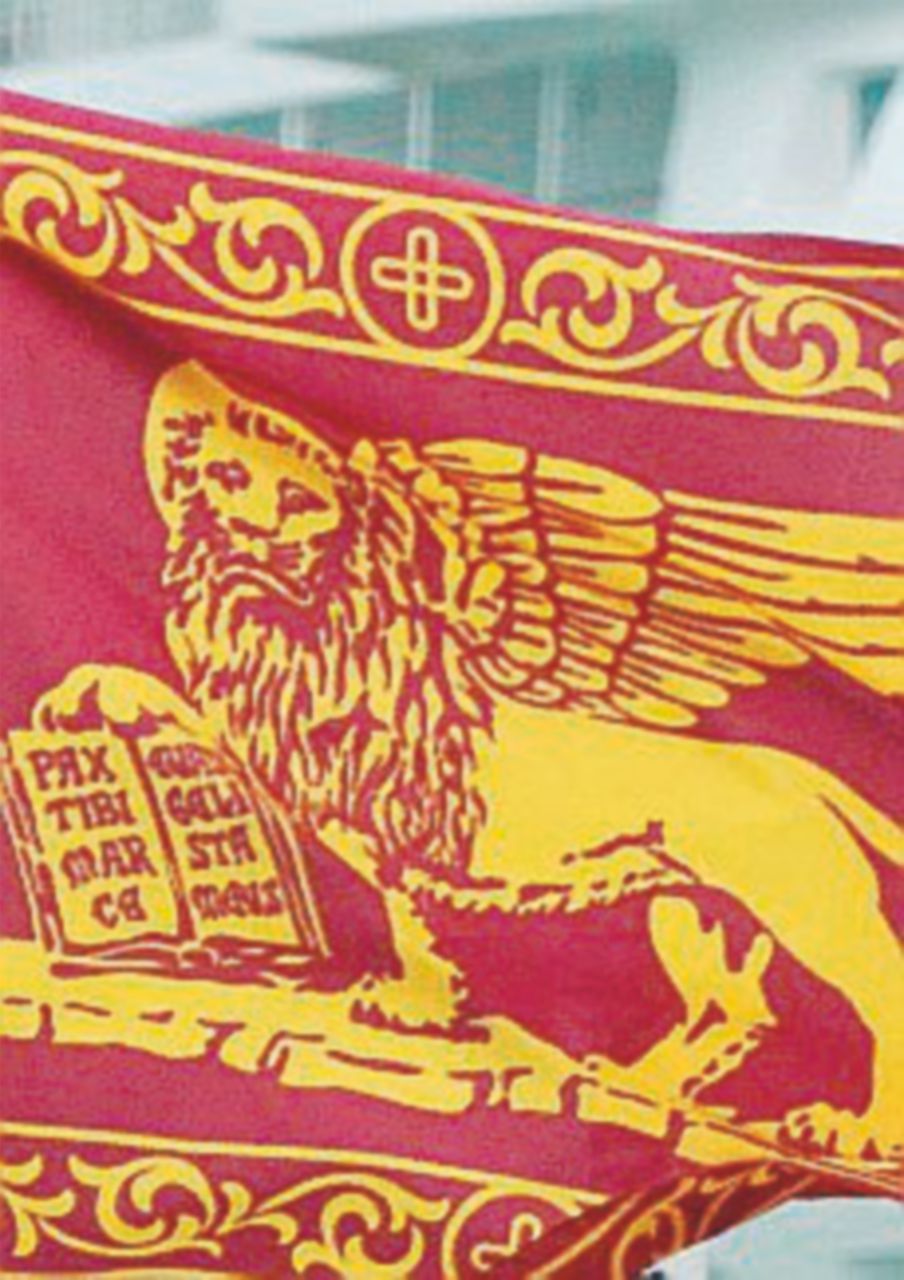 Bandiera del Veneto negli uffici, il governo impugna la legge Bandiera del Veneto negli uffici, il governo impugna la legge