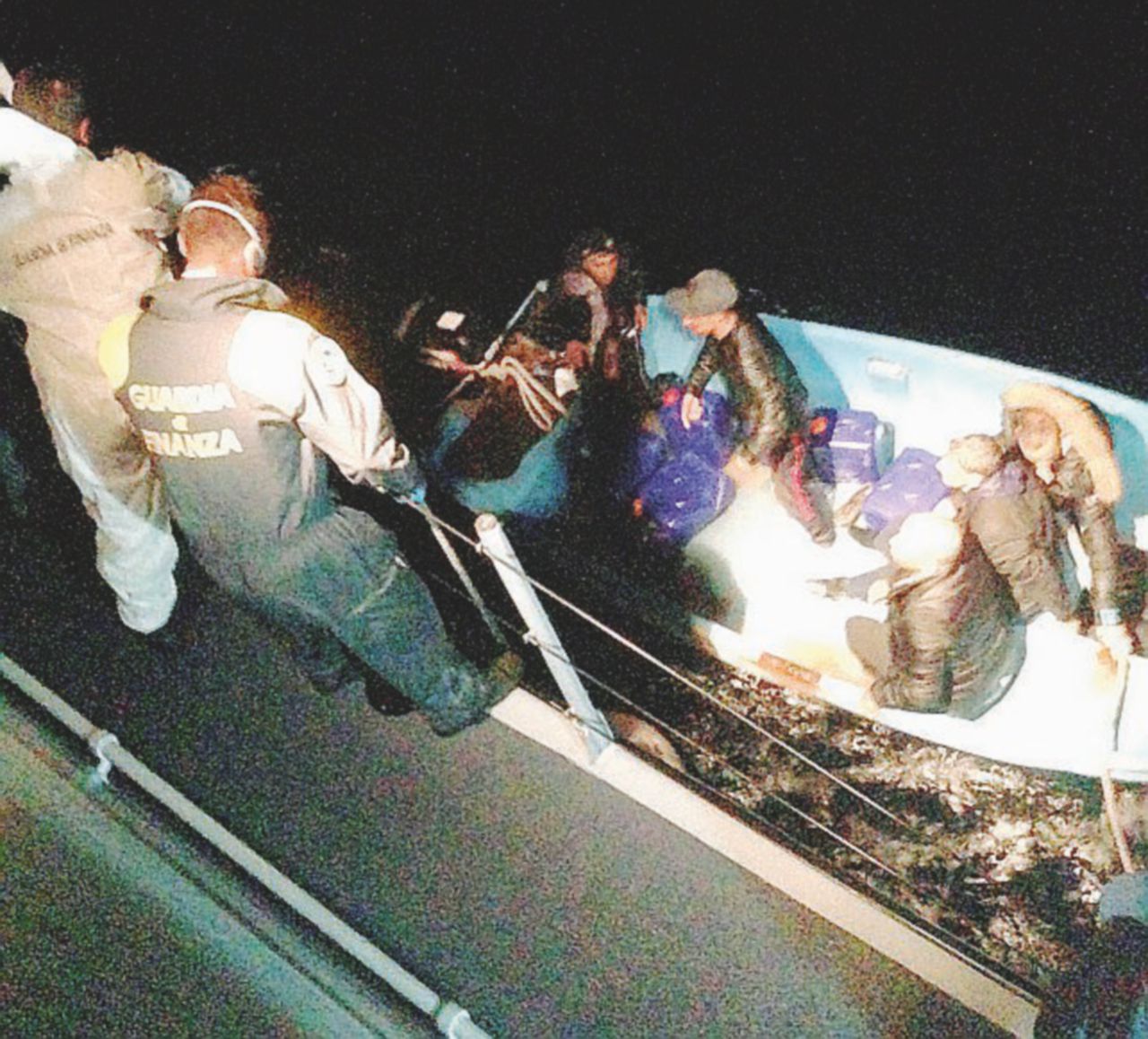 Migranti, sbarchi in Sicilia e Sardegna Migranti, sbarchi in Sicilia e Sardegna