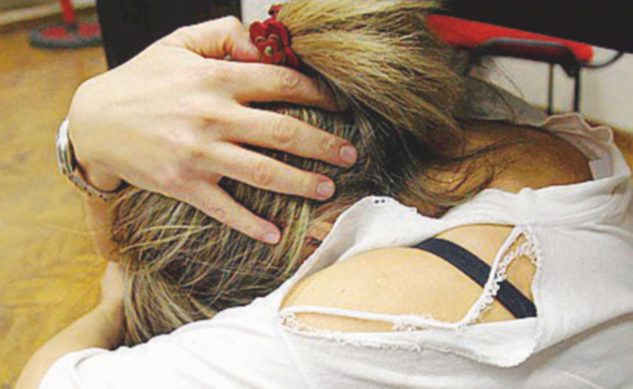 Rimini, la denuncia della studentessa Erasmus: “Mi hanno violentata”. L’ospedale: ci sono lesioni Rimini, la denuncia della studentessa Erasmus: “Mi hanno violentata”. L’ospedale: ci sono lesioni