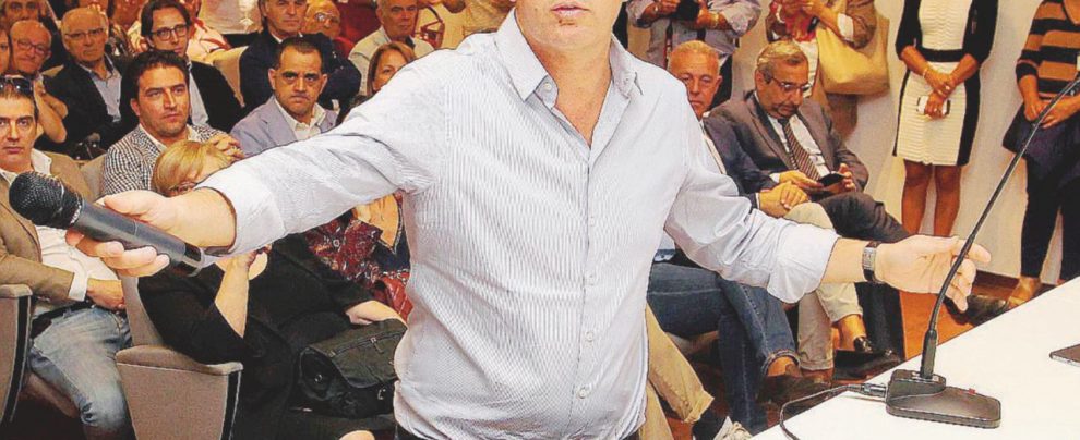 Affari di famiglia - L’ex premier ora segretario del Pd, Matteo Renzi; accanto, il padre Tiziano - Ansa Consip, il Noe aveva chiesto di interrogare anche Renzi