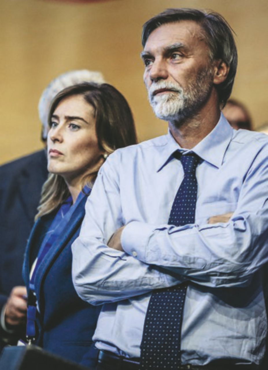 Renziani - Boschi e Delrio - Ansa Quant’è bello smentire la Boschi. Lei dice: lo Ius soli è morto. Delrio la corregge