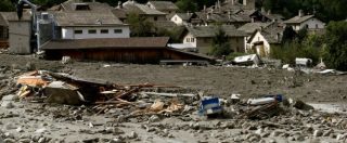 Copertina di Frana in Svizzera, strada bloccata al confine italiano: disagi per migliaia di frontalieri. Abitanti evacuati – FOTO