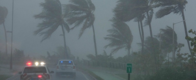 Copertina di Irma, Caraibi devastati: almeno 10 morti. A Barbuda distrutto il 90% delle case. In Florida 150mila persone in fuga – FOTO