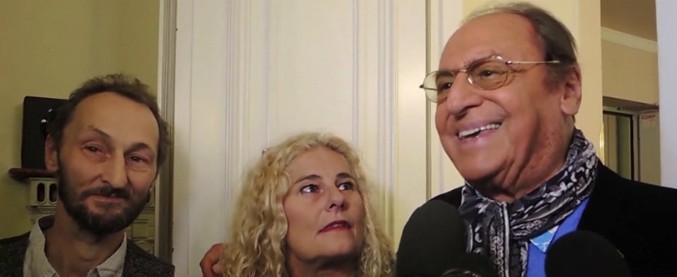 Copertina di Paolo Villaggio, serata tributo a Genova. Arbore si commuove: “Era un inventore e amava la sua città”