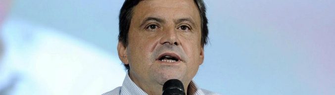 Crisi Pd, Carlo Calenda: “Mi iscrivo al partito”. E da Gentiloni a Richetti tutti lo accolgono come il leader per il post Renzi