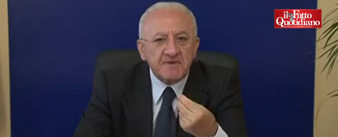 Copertina di M5s, l’affondo di De Luca: “Personaggi impresentabili in un Paese civile. Piattaforma Rousseau? Truffa clamorosa”