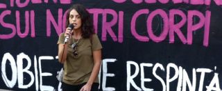 Copertina di Donne in piazza: “Libere di scegliere per l’aborto. Troppi pochi soldi ai centri antiviolenza”
