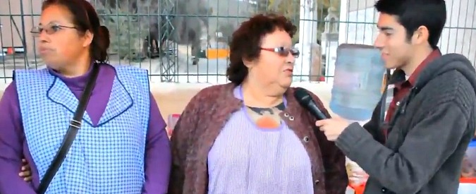 Copertina di Attenti al cane! Davanti al fagottino ripieno di carne non riesce a resistere: la scena in diretta tv