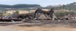 Copertina di Foggia, incendio nel sito archeologico di Faragola ad Ascoli Satriano. ‘Quattordici anni di scavi buttati, danni irreparabili’