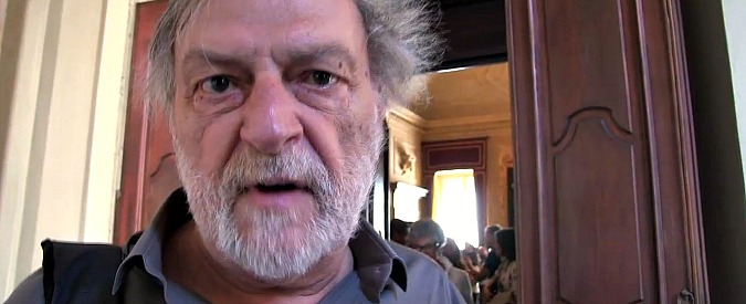 Copertina di Migranti, Gino Strada contro “lo sbirro” Minniti: “Dichiara guerra ai poveracci pagando qualche capobanda in Libia”