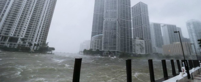 Copertina di Uragano Irma è arrivato in Florida: tre morti. Trump: “Andate via”. L’allerta riguarda 36 milioni di persone – foto