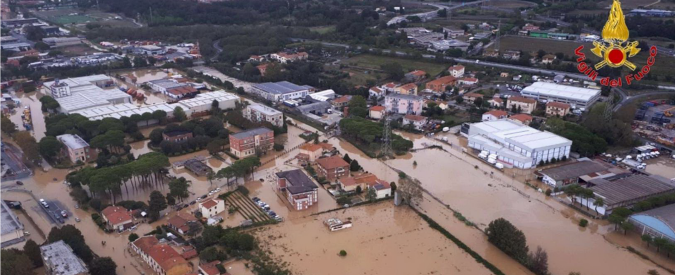 Copertina di Maltempo, a Livorno 7 morti e due dispersi. Sindaco Nogarin: “Città devastata. Siamo in stato di calamità”