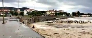 Copertina di Maltempo a Livorno, crollato il muro nella storica zona dei Tre Ponti