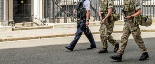Copertina di Gran Bretagna, arrestati quattro militari legati a gruppo neonazista: “Preparavano atti di terrorismo”