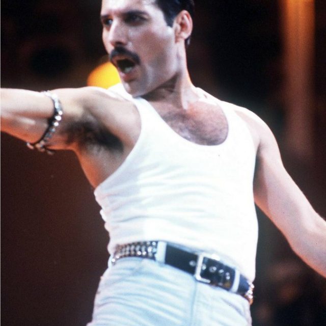 Freddie Mercury, ecco la prima foto del leader dei Queen nell’intepretazione di Rami Malek