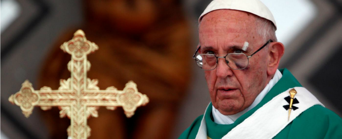 “Papa Francesco è eretico”, la denuncia contro Bergoglio in una lettera: tra accusatori anche Ettore Gotti Tedeschi