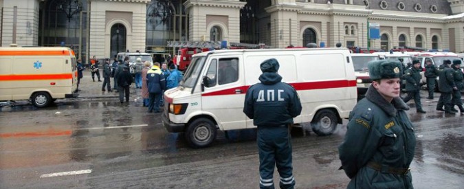 Mosca, media: “Allarmi bomba simultanei”. Oltre ventimila persone evacuate