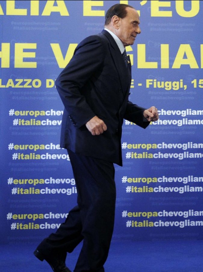 Berlusconi, il suo medico di fiducia Zangrillo smentisce il farmacista Lemme: “Tutte balle. Silvio non è dimagrito con la pasta aglio e olio”