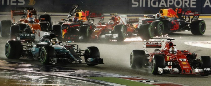 Copertina di F1, gp di Singapore: suicidio Ferrari in partenza. Fuori Vettel e Raikkonen. Hamilton ringrazia – RISULTATI E CLASSIFICA