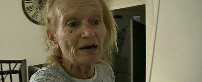 Copertina di Nubifragio a Livorno, bloccata in casa con 40 centimetri di fango: “Sono salita sul tavolo. Ora è tutto da buttare”