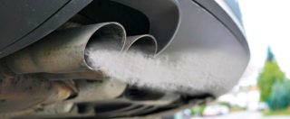 Copertina di Antitrust UE, l’accusa a Bmw, Daimler e gruppo VW: “violate regole concorrenza su tecnologie anti-inquinamento”