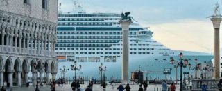 Venezia, marcia verso il Comune contro le grandi navi in laguna: “Lì vengono decise le oscenità”