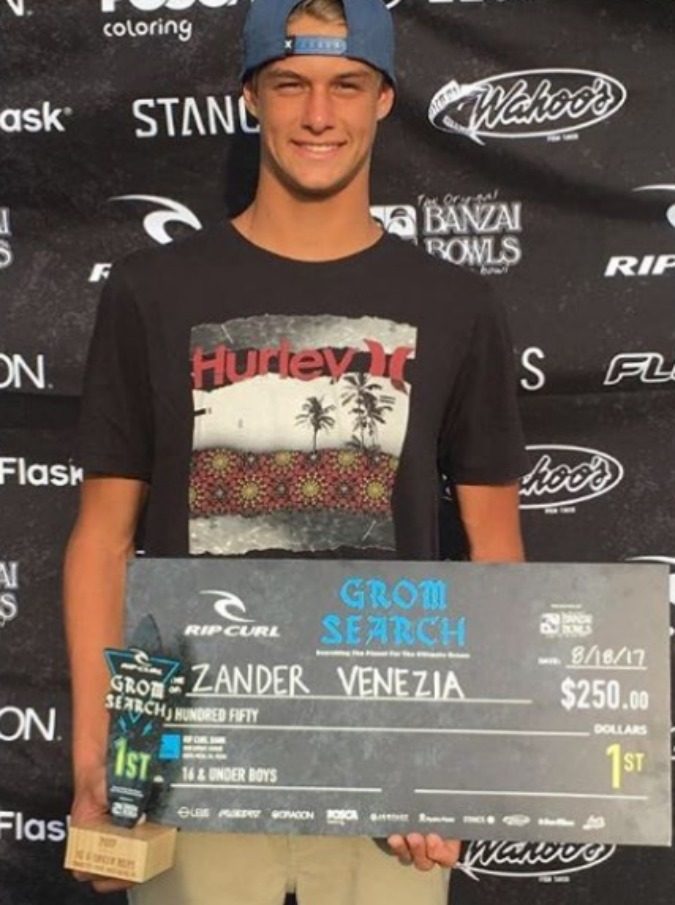 Zander Venezia, morto il famoso surfista. Cercava di “sfidare” l’uragano Irma